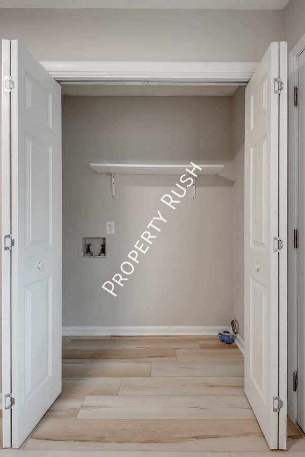 Building Photo - 340 Alpine Dr