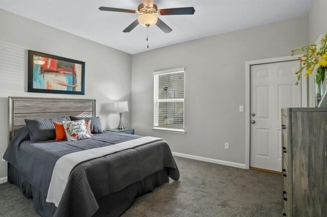 Building Photo - Modern 3/3 Condos with Private Baths & Lux...
