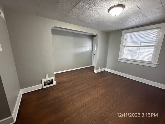 Building Photo - 2311 California Ave