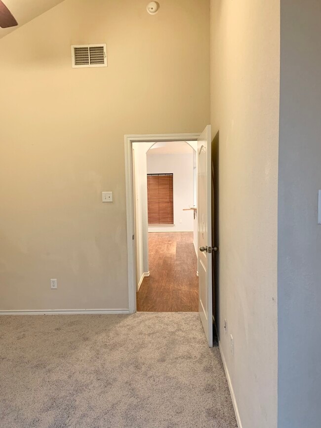 Building Photo - 1613 Makayla Ln