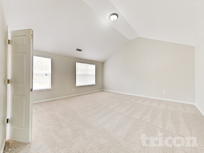 Building Photo - 2114 Lexington Ave