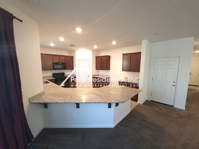 Building Photo - Newer North Natomas 4bd/3ba Home!