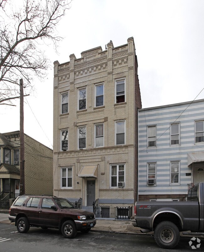 Primary Photo - 149 WEBSTER Ave