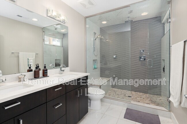 Building Photo - 2729 W 21st Ave