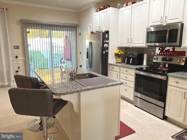 Building Photo - 45735 Bethfield Way