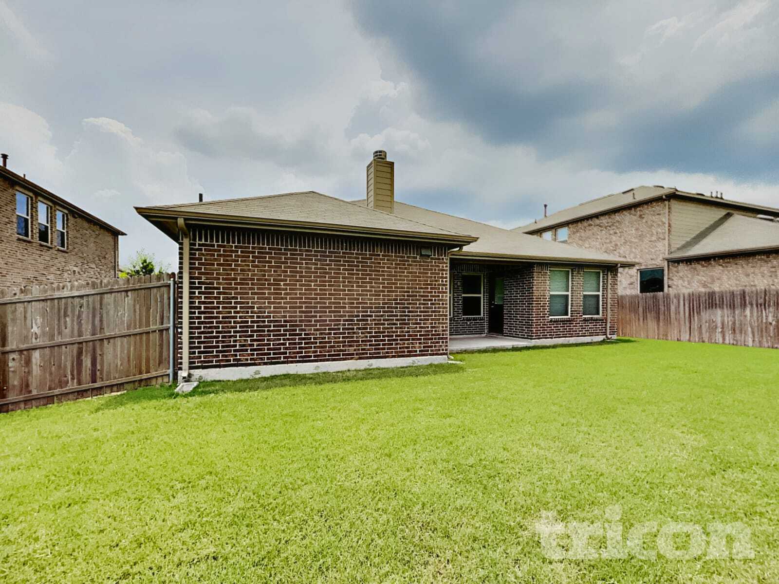 Building Photo - 457 Peach Ln