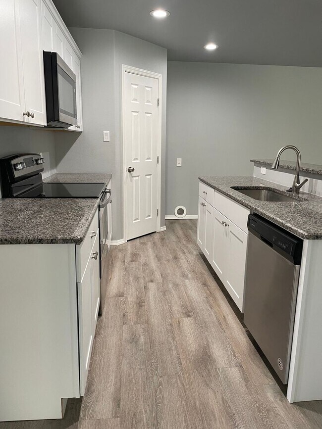 Building Photo - 1301 N. Colton- HW