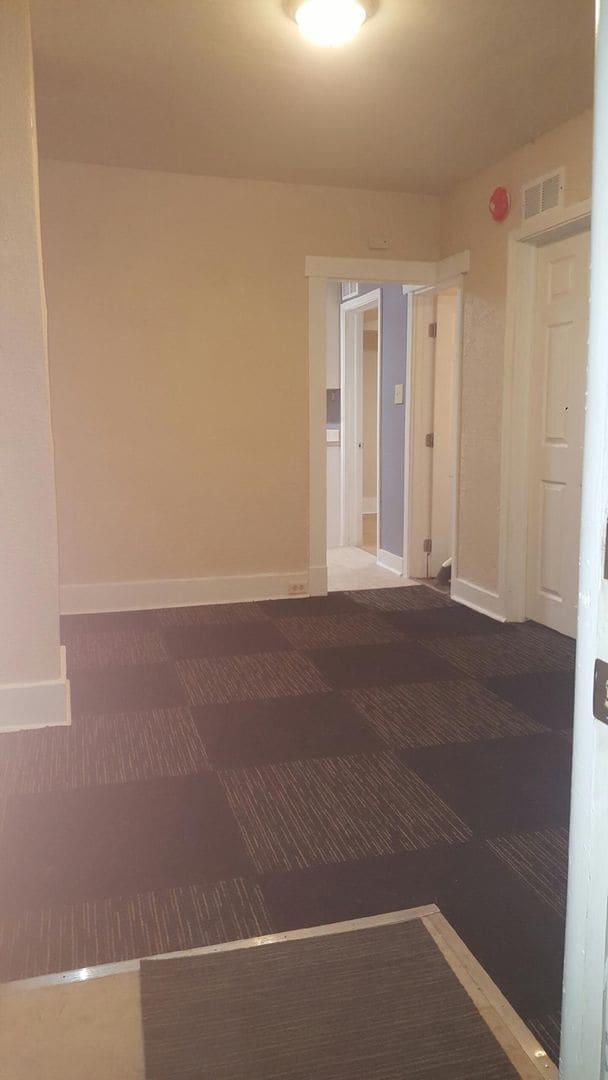 Building Photo - 809 Watson St