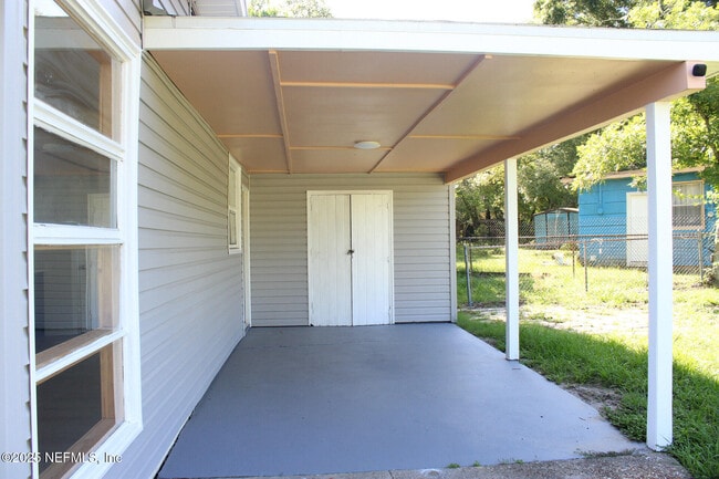 Building Photo - 9265 Danville Ave