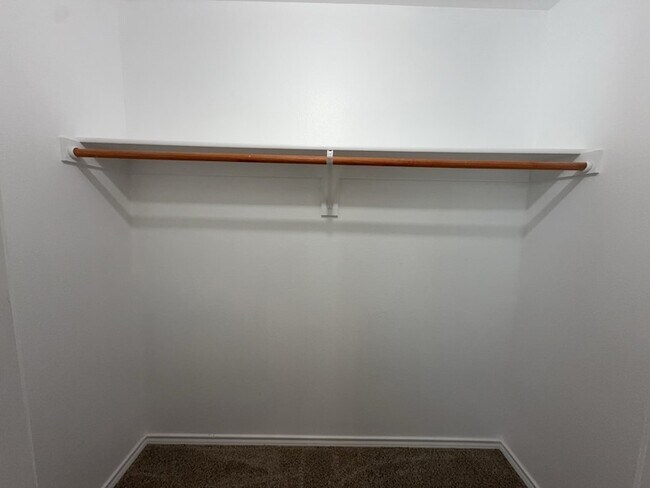 Building Photo - 704 E College St