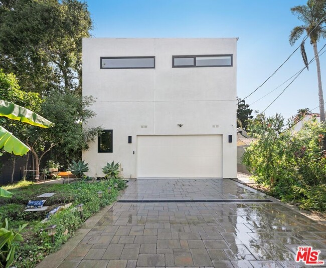 Building Photo - 2450 Glencoe Ave
