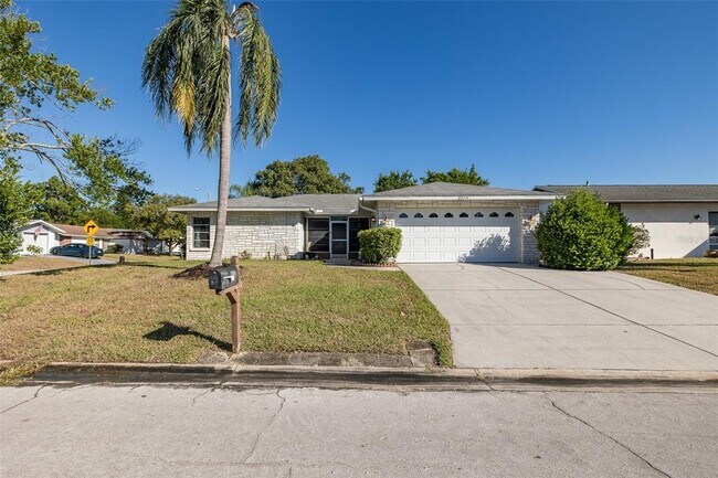 Building Photo - 8015 San Fernando Dr