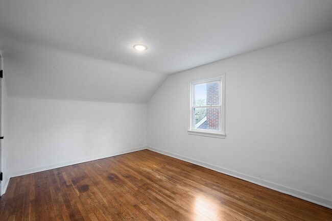 Building Photo - FULLY RENOVATED BEDROOM IN MUNHALL! LEASE ...