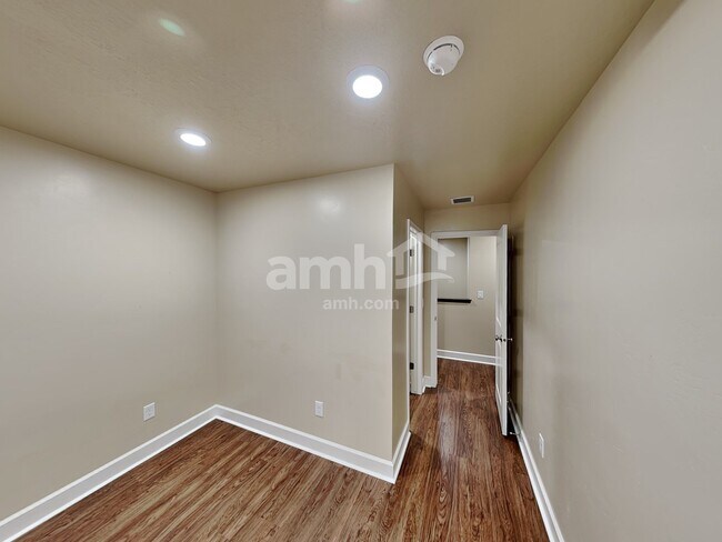 Building Photo - 4437 N Morgan Way