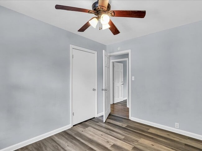 Building Photo - 615 Breen Dr