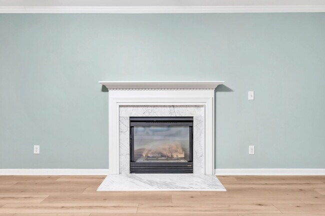 Building Photo - Spacious 3BR, 2BA Townhome with 2-Car Garage & Fireplace $1850/mo rent***