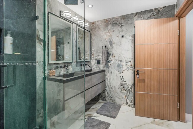 Building Photo - 3800 S Ocean Dr