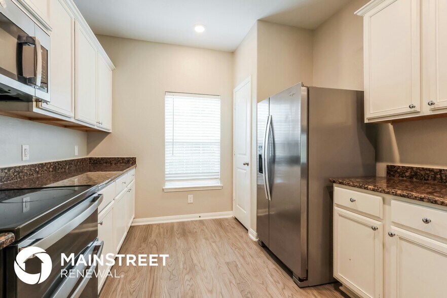 Building Photo - 23018 Bellini Dr