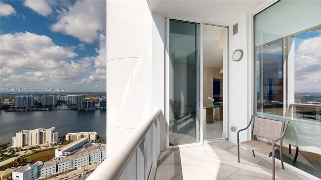 Building Photo - 18201 Collins Ave