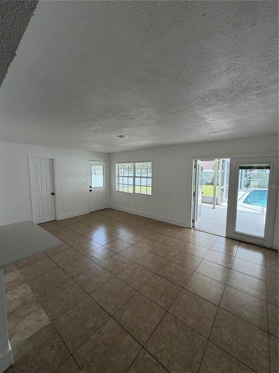 Building Photo - 1702 W Dempsey Ave
