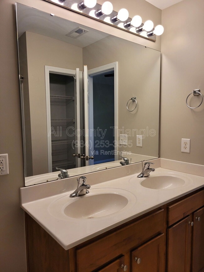 Building Photo - 317 Port Haven Dr