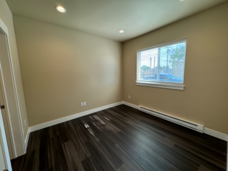 Building Photo - 310 3rd St W