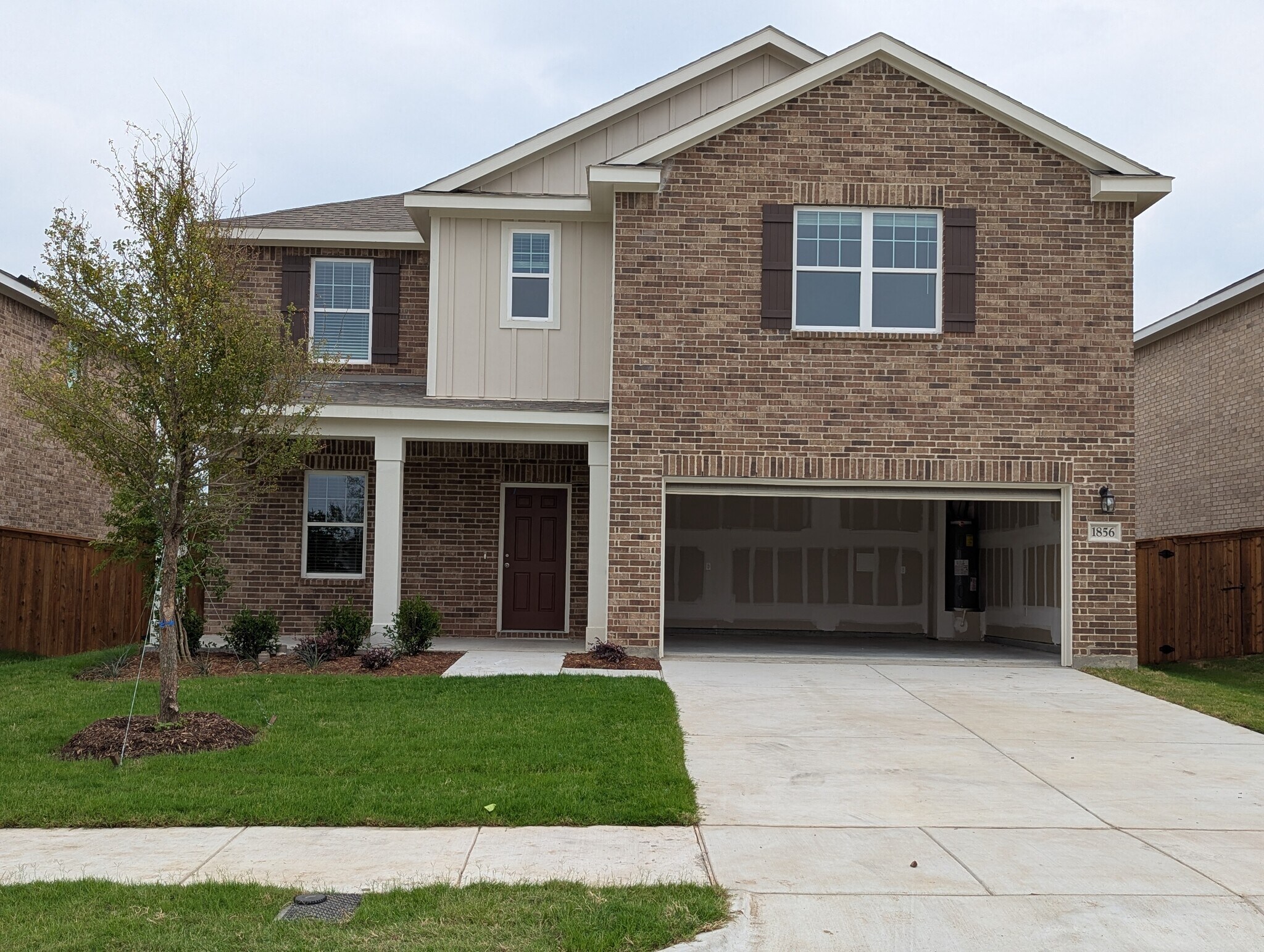 Building Photo - 1856 Lockhart Dr