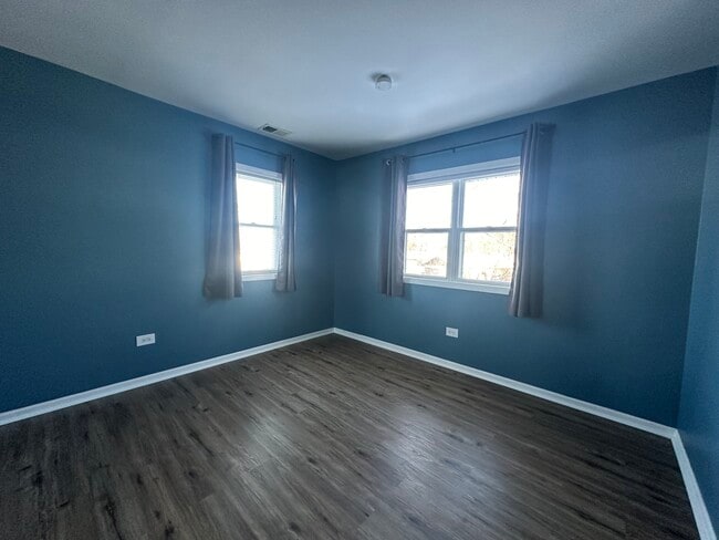 Building Photo - 33351 N Park St