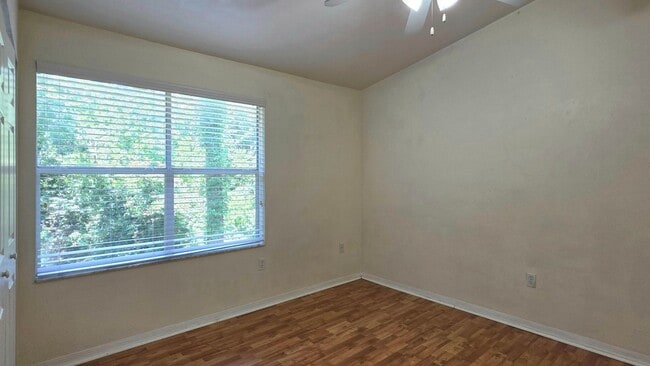 Building Photo - FOR RENT 2 bed 2.5 bath Condominium