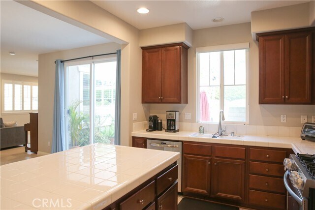 Building Photo - 214 Martindale Way