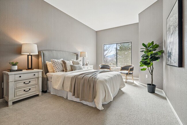 Building Photo - Sunny 2-Bed, 2-Bath Condo in Boulder’s Kin...