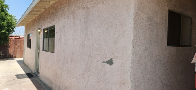 Building Photo - Bryant