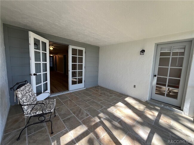 Building Photo - 790 E Gilchrist Ct