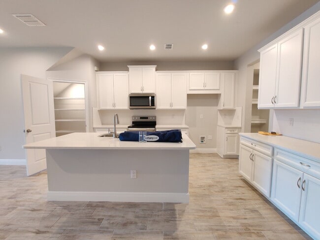 Building Photo - 6008 Grand Sonata Ave