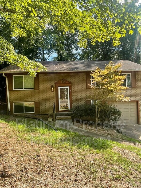 Building Photo - 2564 Timberly Dr SE