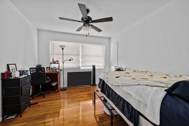 Building Photo - 4927 63rd St