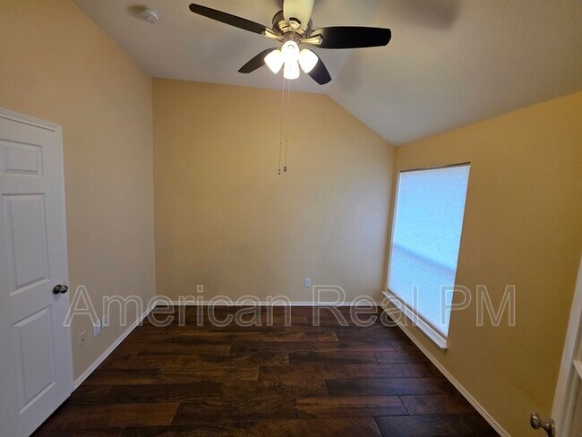 Building Photo - 1209 Shadow Lakes Blvd