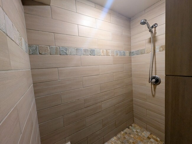 Building Photo - 3373 Canyon Meadow Dr