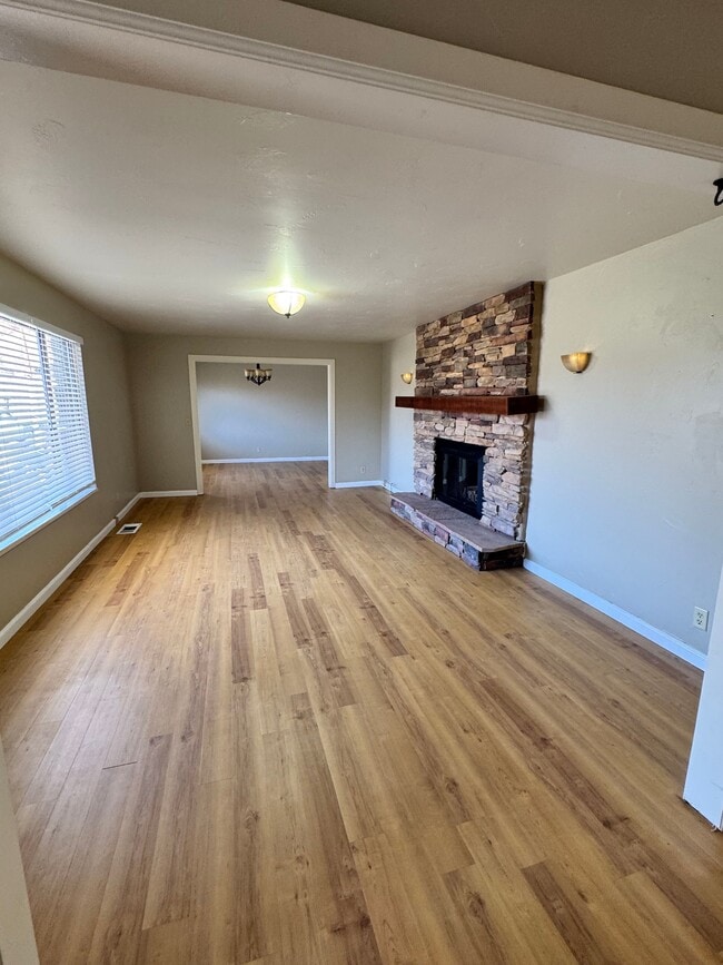 Building Photo - 240 N 300 E