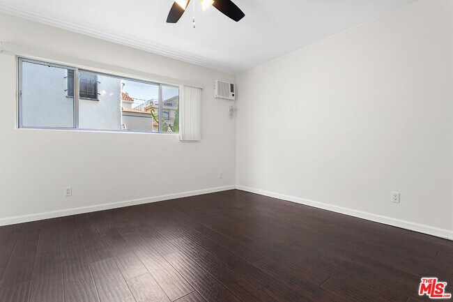 Building Photo - 1028 S Bedford St