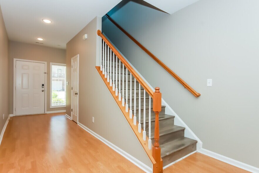 Building Photo - 114 Sun Ridge Dr