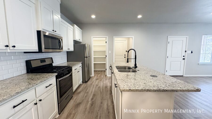 Building Photo - 2205 Quitman Ave