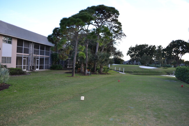 Building Photo - 18081 SE Country Club Dr