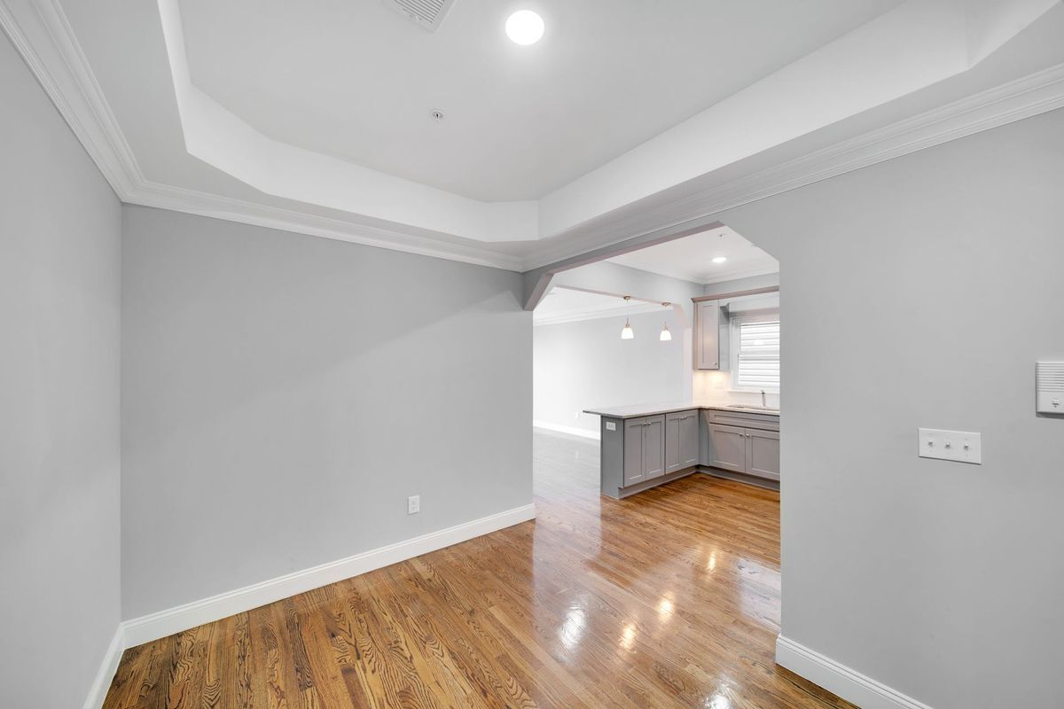 Building Photo - 267 S 10th St