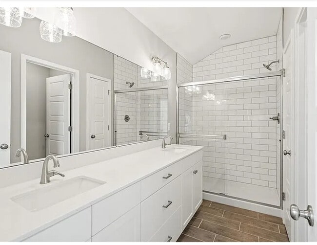 Building Photo - 3545 Corbin Dr