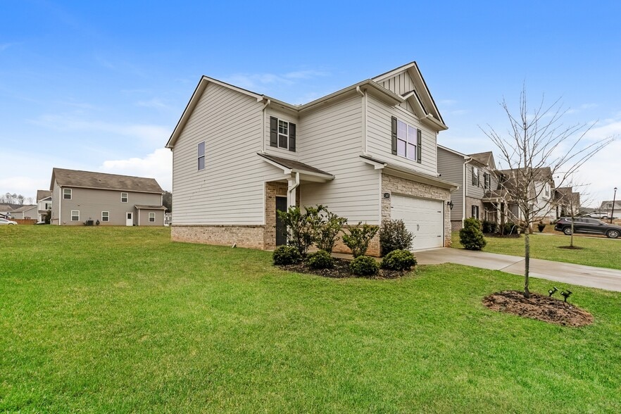 Building Photo - 147 Innis Brk Cir