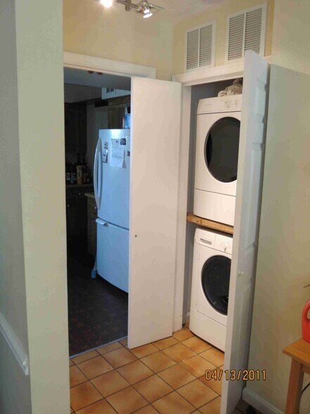 Building Photo - 10805 Pearson St