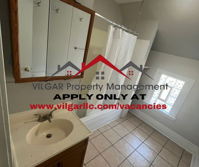 Building Photo - 4926 Olcott Ave