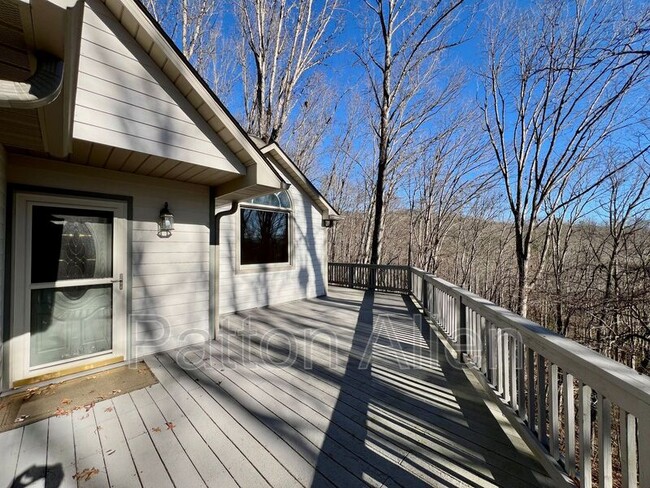 Building Photo - 212 Appleton Dr