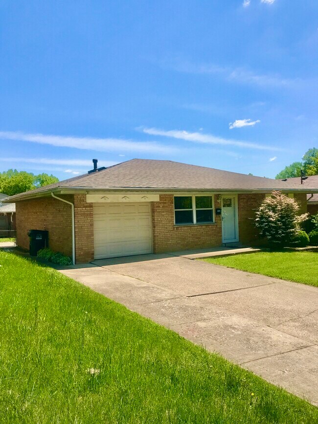 Building Photo - 7028 Newbridge Dr